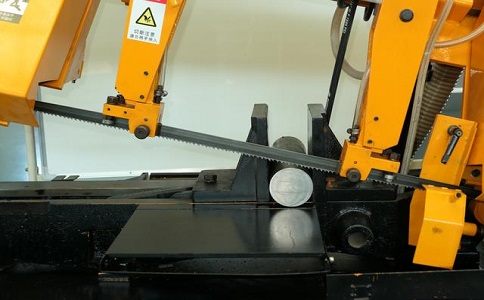 新华镇数控带锯床自动送料精度会出现偏差吗？